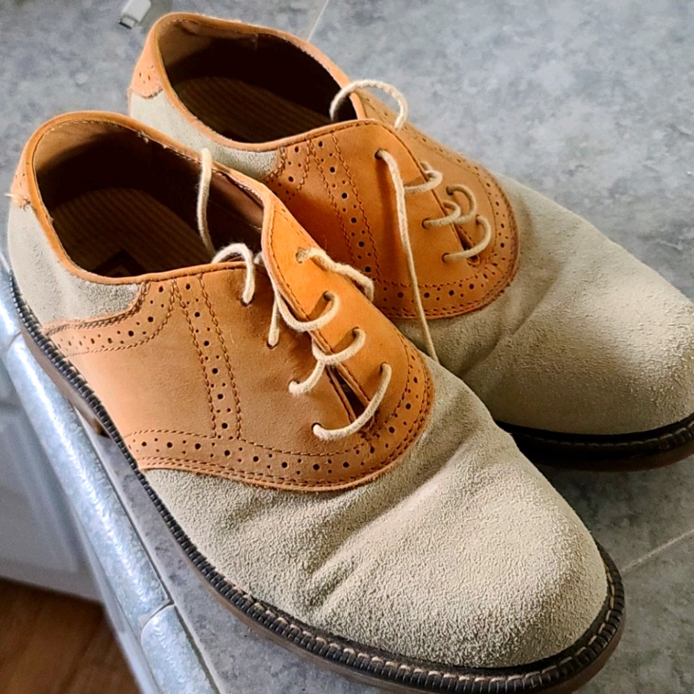 Slightly used men's two tone suede shoes